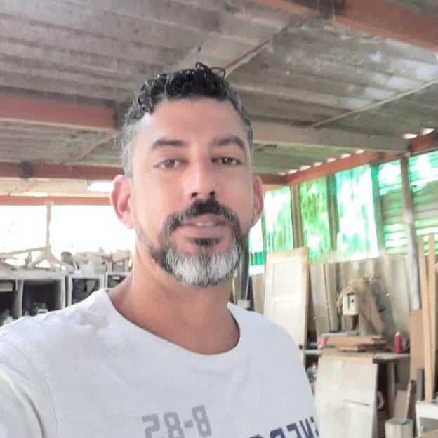 202110americas_cuba_LeonardoLuisRivera