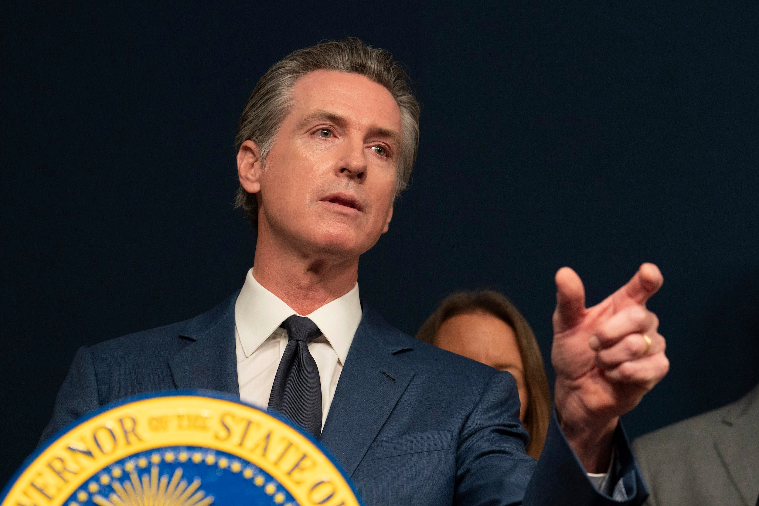 加州州長加文・紐瑟姆（Gavin Newsom）出席新聞發布會，加州沙加緬度，2023年9月26日。