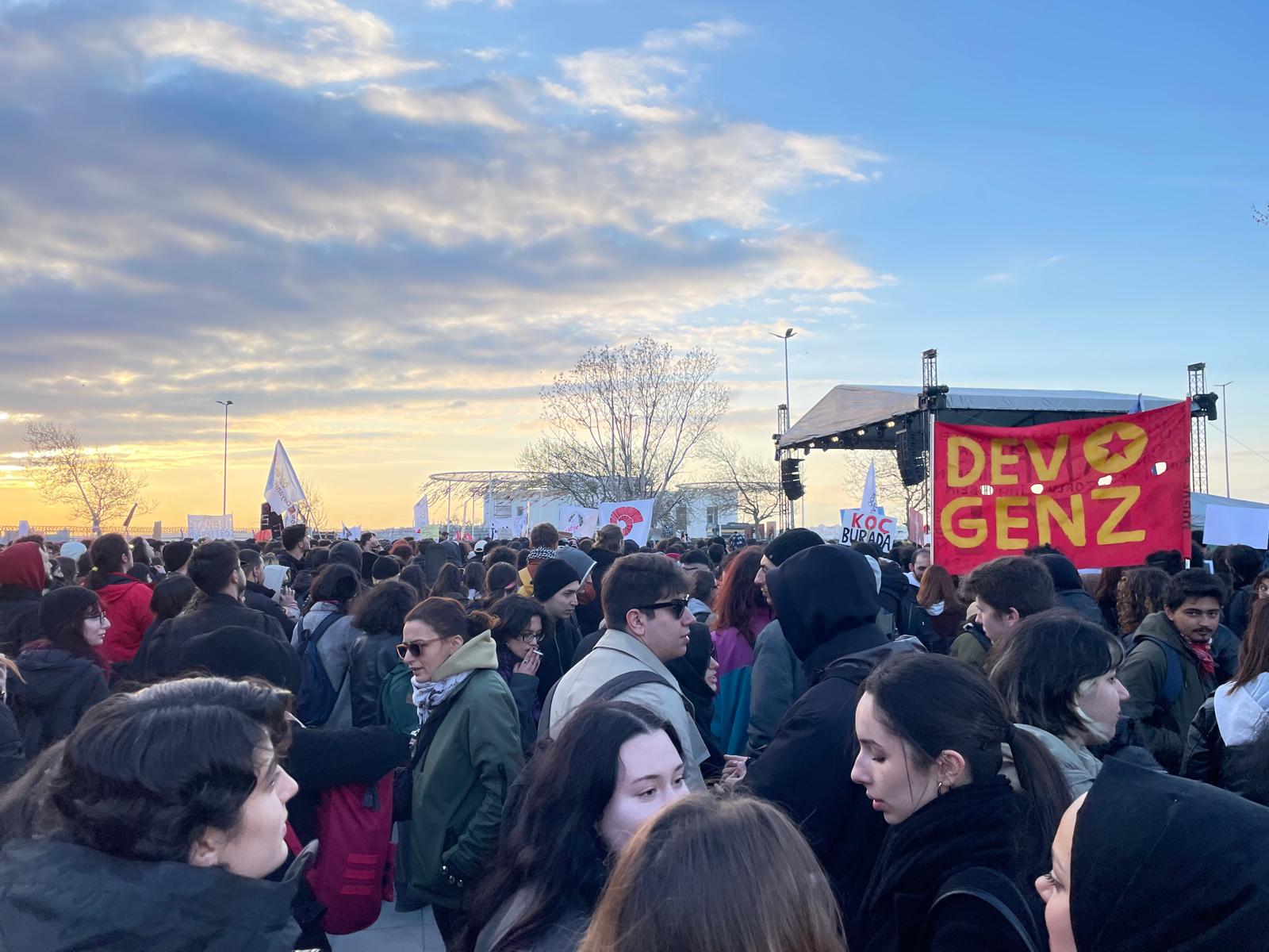Students protest against the detention of fellow students who joined demonstrations against the jailing of Istanbul mayor Ekrem İmamoğlu, Kadiköy, Istanbul, April 8, 2025