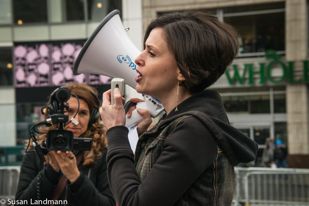Fraidy Reiss at a Chain-In protest in 2015.