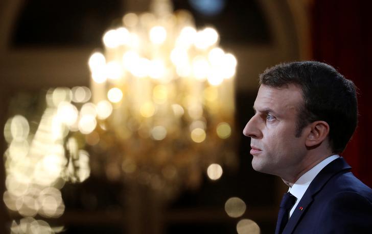 Le président français Emmanuel Macron, lors de sa présentation de vœux de Nouvel An adressés à la presse au palais de l'Elysée à Paris, le 3 janvier 2018