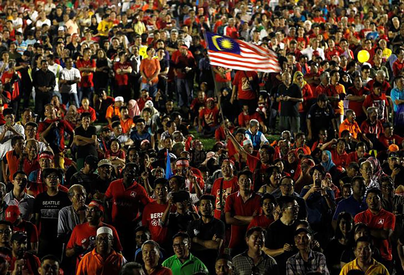 201801wr_malaysia_human_rights People attend an anti-kleptocracy rally in Petaling Jaya, near Kuala Lumpur, Malaysia October 14, 2017. 