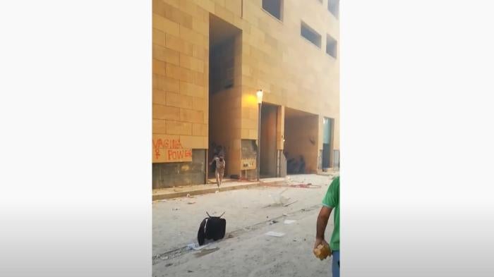 202008mena_lebanon_alleyway2