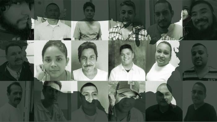 Fotos de inmigrantes con muchos años en el país recientemente deportados de los Estados Unidos.