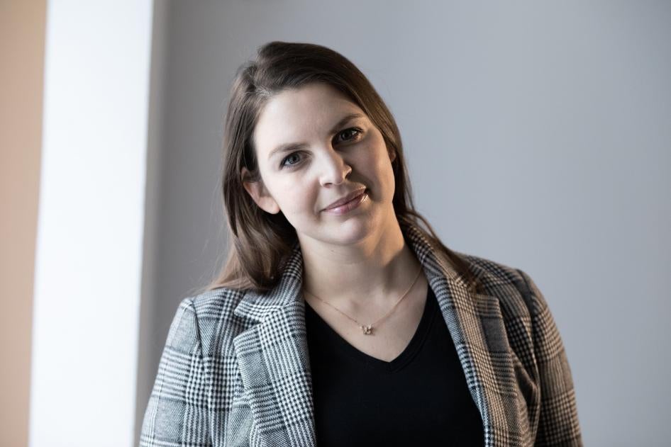 Анна Ривина, глава центра Насилию.нет, который занимается просветительской деятельностью и помощью пережившим домашнее насилие.