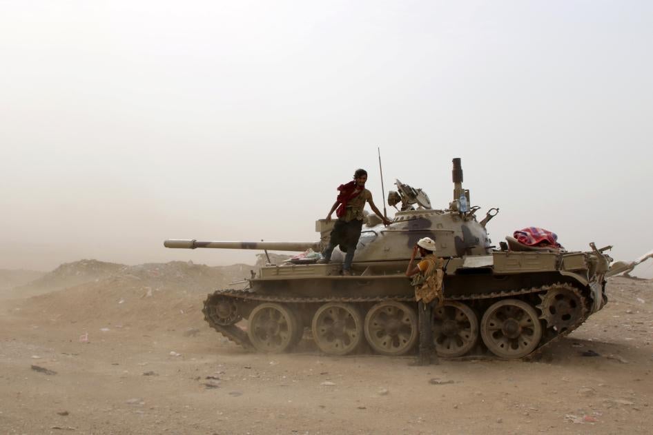 Members of UAE-backed southern Yemeni separatist forces stand by a tank during clashes with government forces in Aden, Yemen August 10, 2019.