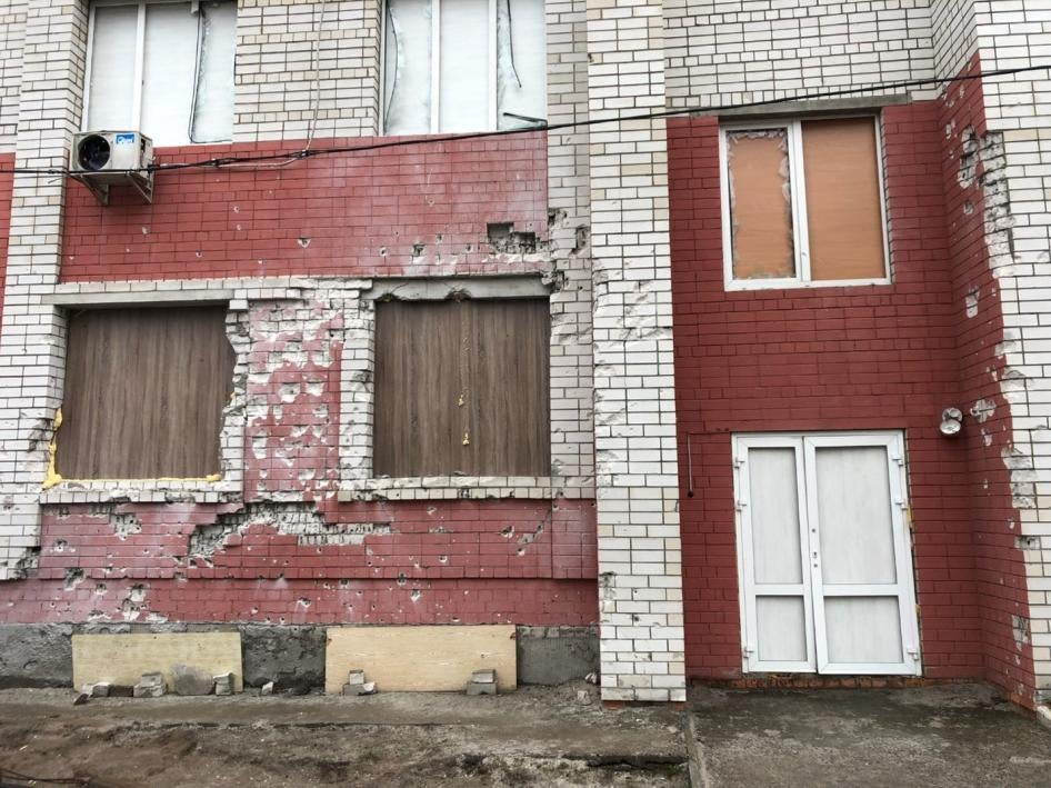 Пошкодження міської лікарні № 2 у місті Чернігів внаслідок атаки Росії 17 березня 2022 року, 20 квітня 2022 року. 