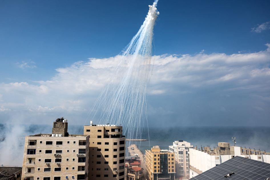 Artilleriebeschuss mit weißem Phosphor über dem Hafen von Gaza-Stadt, 11. Oktober 2023