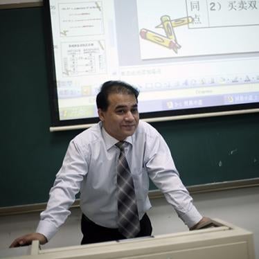 Ilham Tohti speaks to students at Beijing’s Minzu University of China in 2009.
