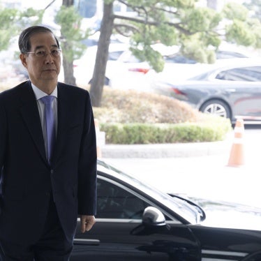 South Korean Prime Minister Han Duck-soo arrives at the Government Complex in Seoul, March 24, 2025.