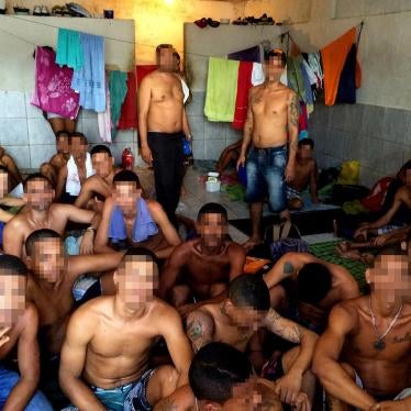 brazil prison Inmates in a windowless cell