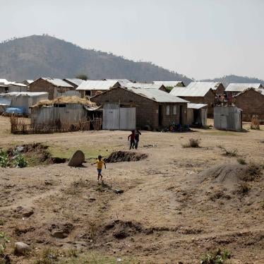 Eritrean refugee children play within Hitsats refugee camp near the Eritrean boarder, Tigrai region, Ethiopia, November 9, 2017. REUTERS/Tiksa Negeri  